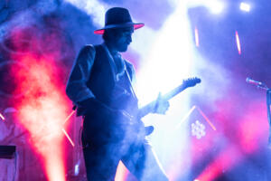 Go Your Own Way - A Fleetwood Mac Legacy Go Your Own Way - A Fleetwood Mac Legacy